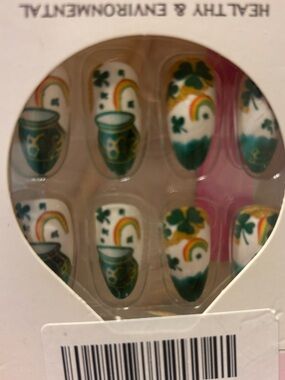 St. Patrick's Day Press-On Nails with Rainbow & Shamrock Design